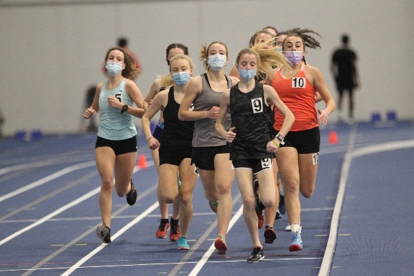 Female track runners